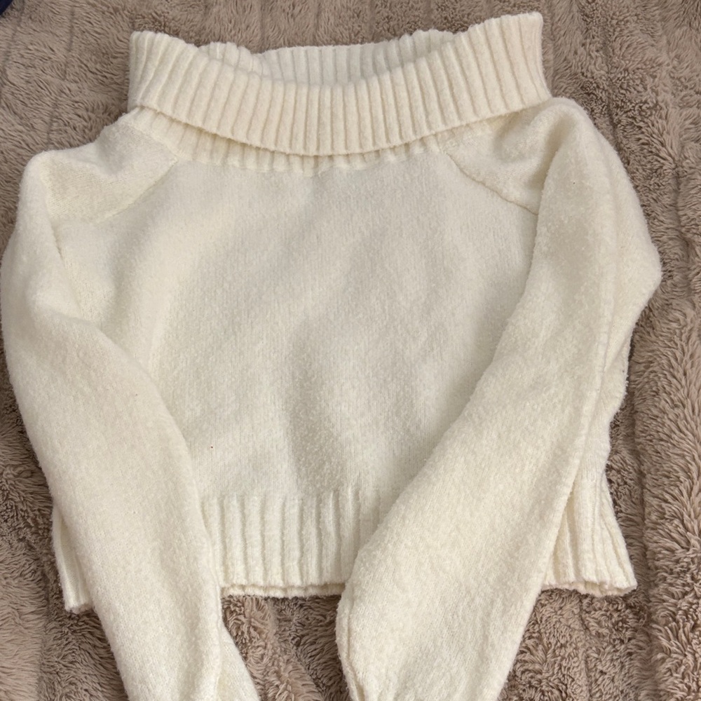 Hollister Off-the-Shoulder Cream Sweater